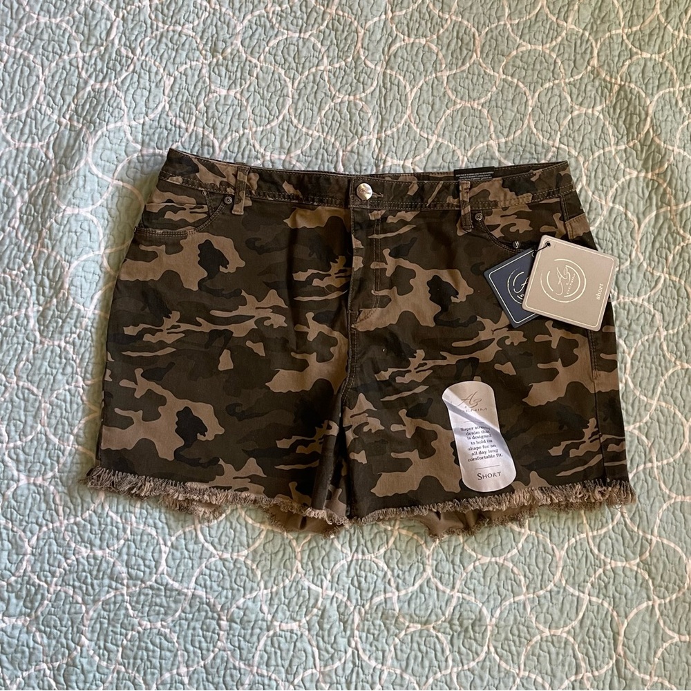 Camouflage raw hem stretch A3 denim